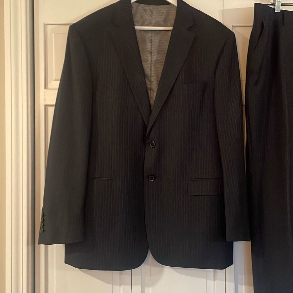 Mantoni virgin wool two button charcoal grey suit size 46R - Picture 9 of 16